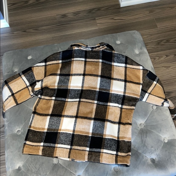 Shacket - Picture 2 of 2